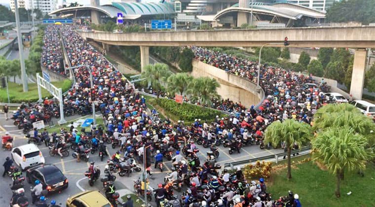 EP Insurance: Protecting Malaysian Employees Riding into Singapore Daily