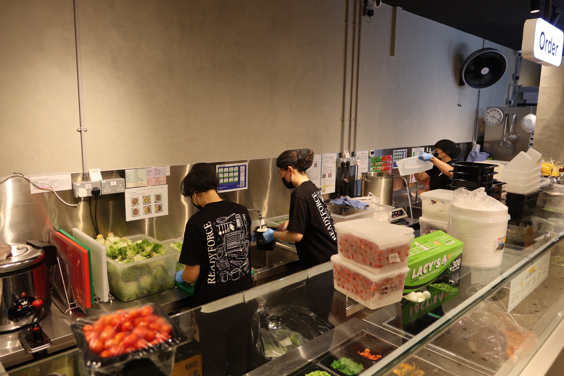 F&B Service Crew 4
